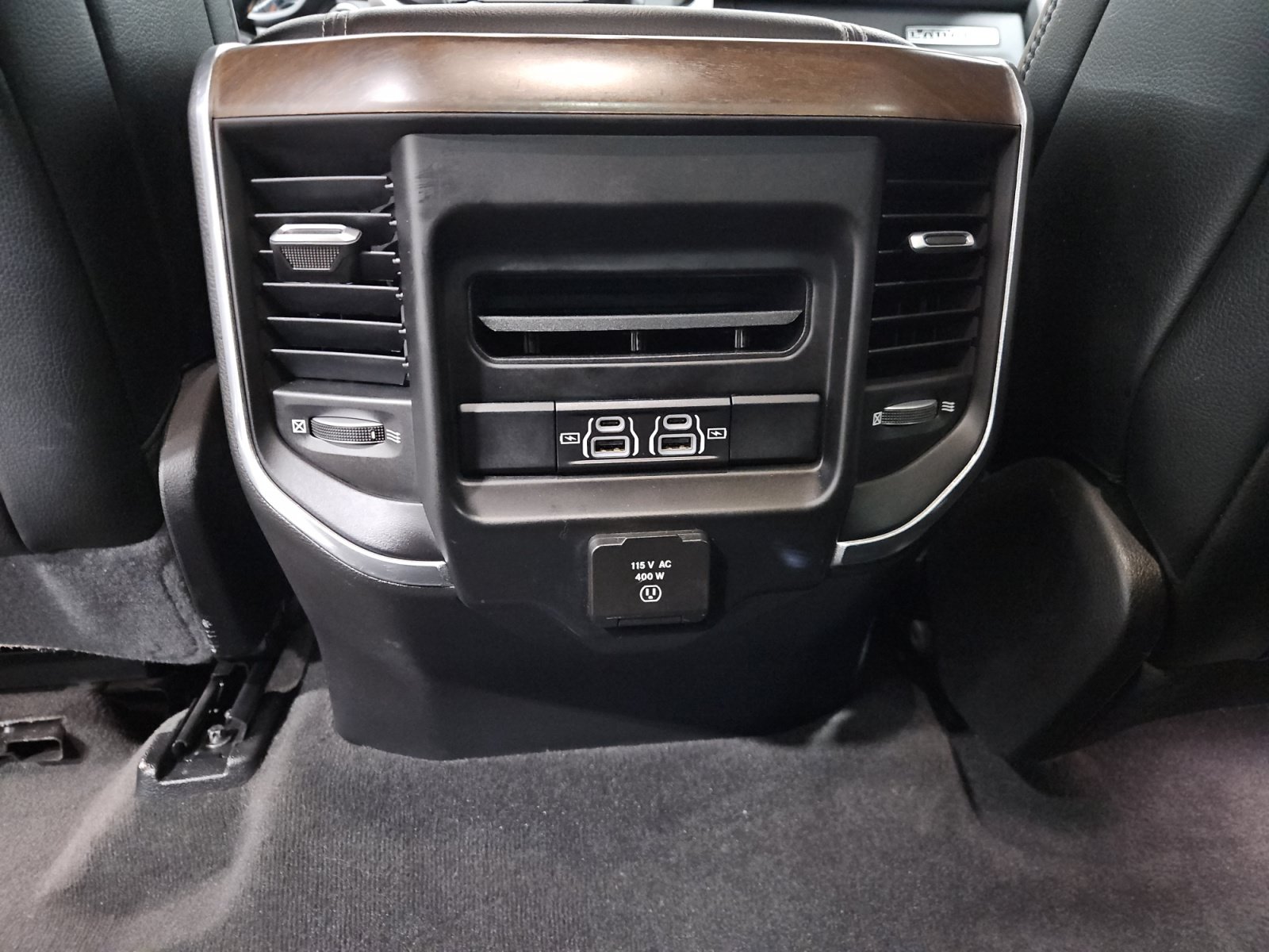 Used 2022 RAM 1500 Laramie AWD/4WD image 13