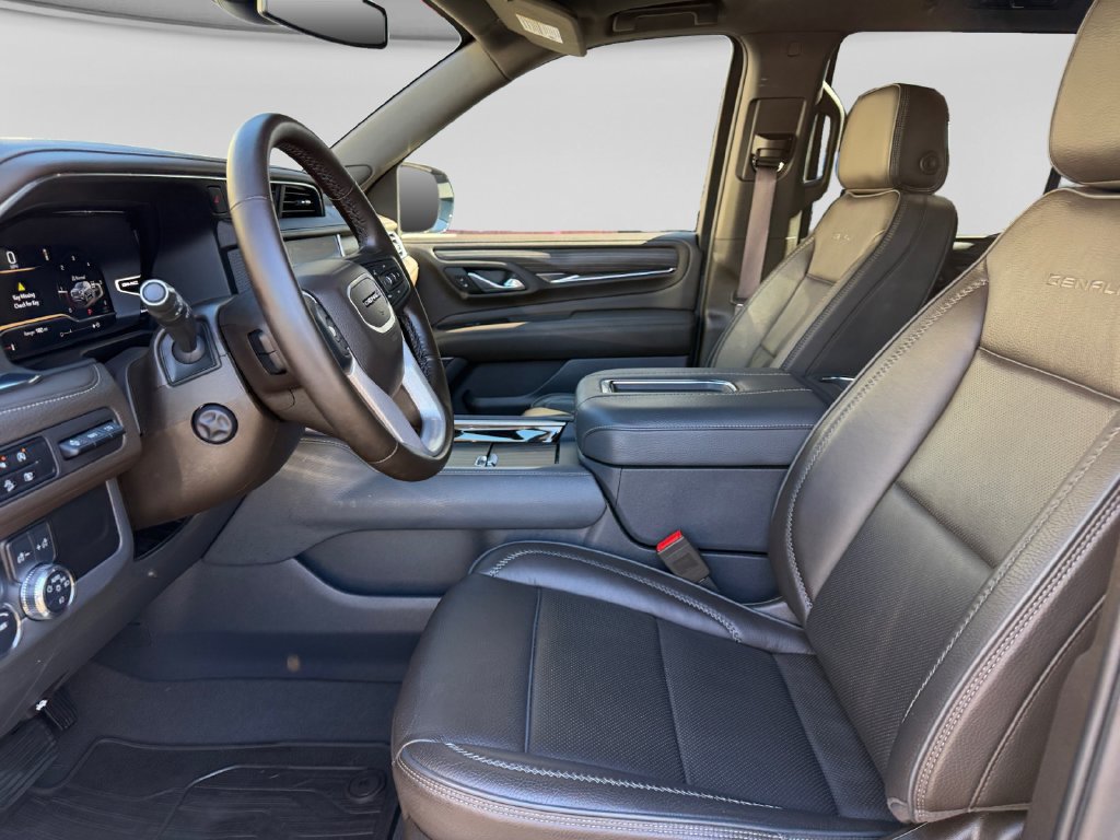 Used 2024 GMC Yukon Denali AWD/4WD image 10