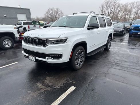 Used 2024 Jeep Wagoneer L 4WD w/ Premium Group I image 1