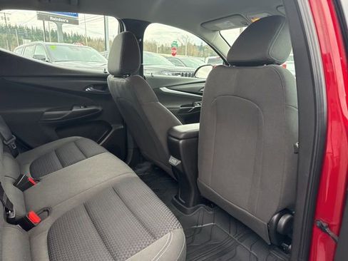 Used 2022 Chevrolet Bolt EUV LT w/ Comfort Package image 12