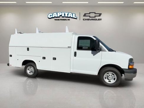 New 2025 Chevrolet Express 3500 Work Van w/ Power Convenience Package image 6