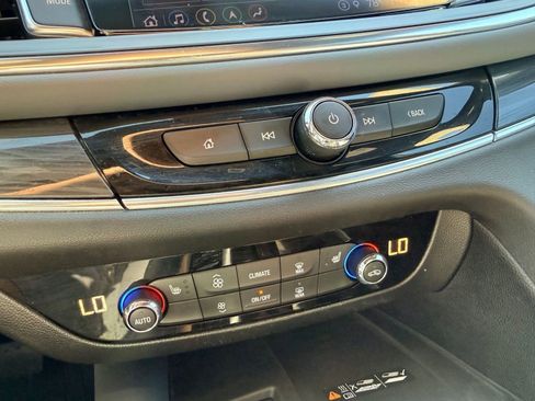 Used 2022 Buick Enclave Essence w/ Experience Buick Package image 28