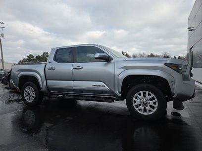 Used 2025 Toyota Tacoma SR5