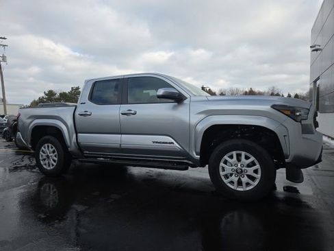 Used 2025 Toyota Tacoma SR5 image 1