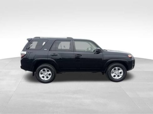 Used 2022 Toyota 4Runner SR5 RWD image 6