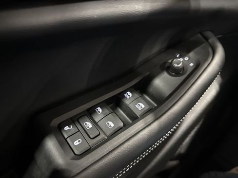 Used 2025 Jeep Grand Cherokee Altitude AWD/4WD image 21