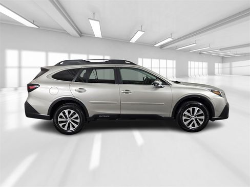 Certified 2020 Subaru Outback Premium image 8