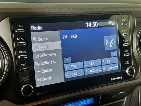 Used 2022 Toyota Tacoma TRD Off-Road image 19