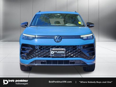 Used 2025 Volkswagen Tiguan SE R-Line AWD/4WD image 22