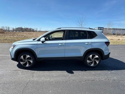 New 2026 Volkswagen Taos SE AWD/4WD image 4