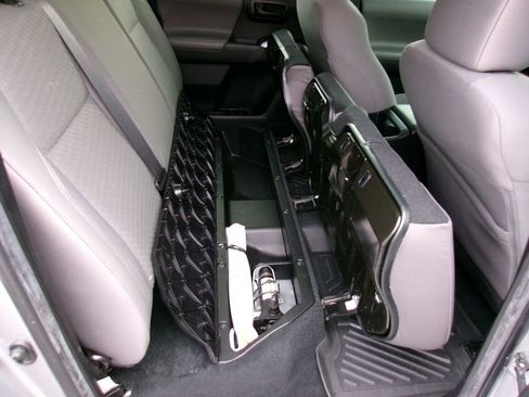 Used 2023 Toyota Tacoma SR5 w/ SR5 Appearance Package image 12