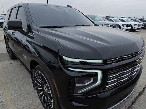Used 2025 Chevrolet Tahoe High Country image 2
