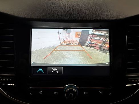 Used 2017 Chevrolet Trax LT w/ LT Convenience Package image 19