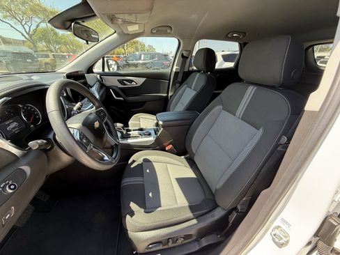 Used 2025 Chevrolet Blazer LT AWD/4WD image 29