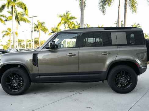 Used 2025 Land Rover Defender 110 S image 5