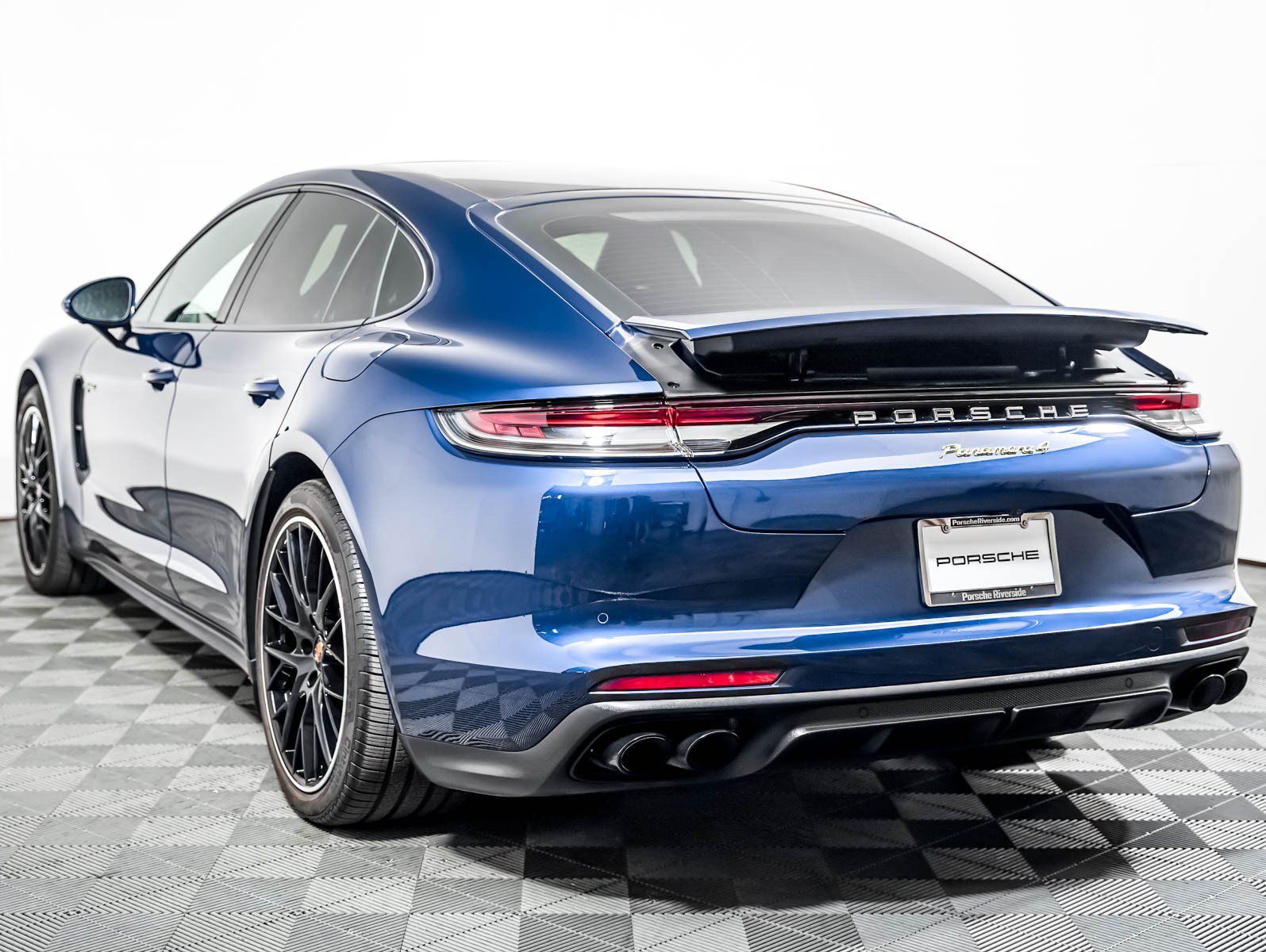 Certified 2023 Porsche Panamera 4 AWD/4WD image 3