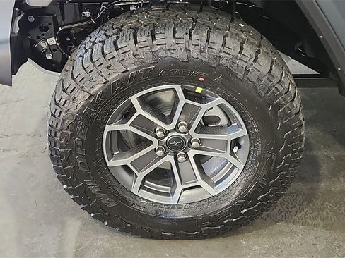 Used 2025 Jeep Gladiator Mojave w/ Convenience Group image 14