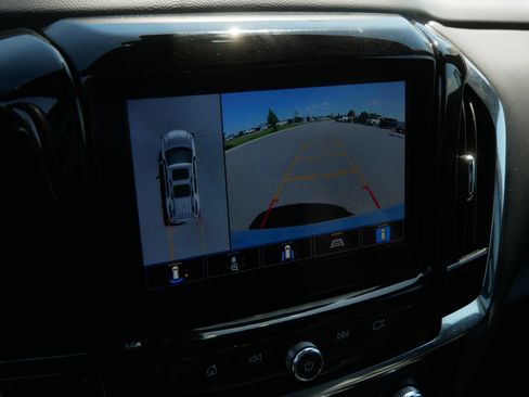 Used 2023 Chevrolet Traverse LT w/ LT Premium Package AWD/4WD image 33