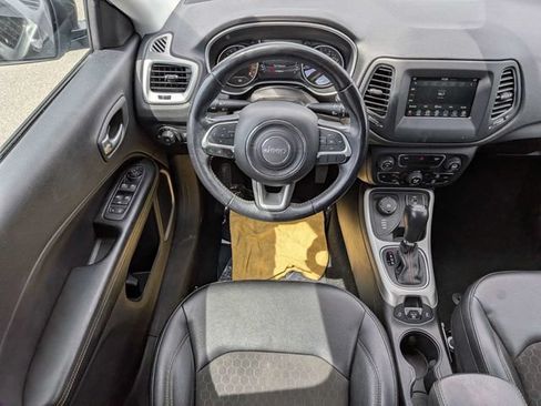 Used 2020 Jeep Compass Latitude AWD/4WD image 18