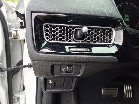 Used 2023 Honda Civic Sport image 32