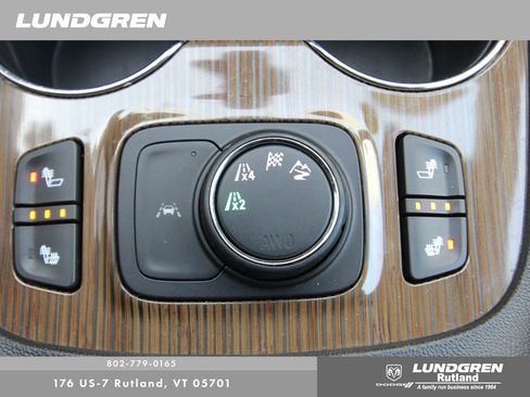 Used 2021 GMC Acadia SLE w/ Driver Convenience Package image 28