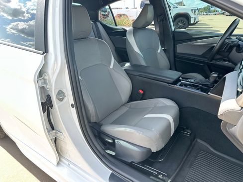 Used 2025 Toyota Camry SE FWD image 23