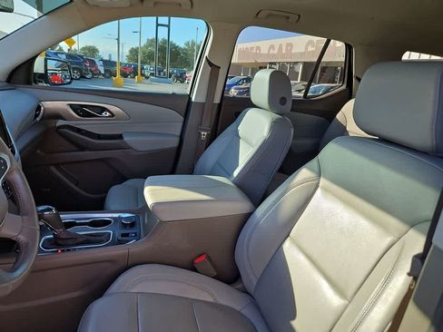 Used 2019 Chevrolet Traverse LT w/ LT Premium Package FWD image 19