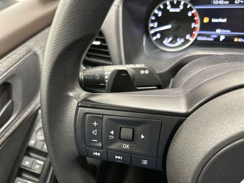 Used 2022 Nissan Rogue S image 36