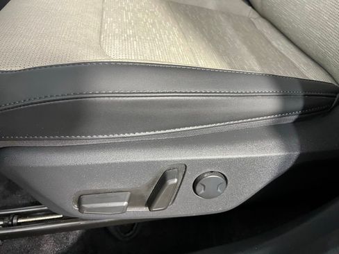 Used 2023 Kia Niro SX image 24