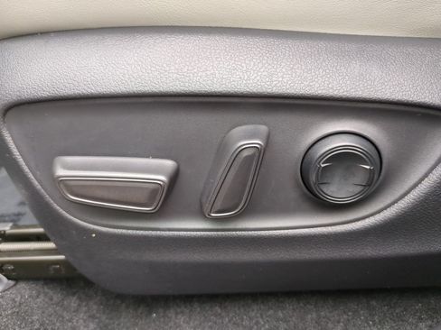 Used 2022 Toyota RAV4 XLE Premium FWD image 16