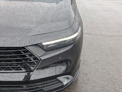 Used 2024 Honda Accord Touring image 12