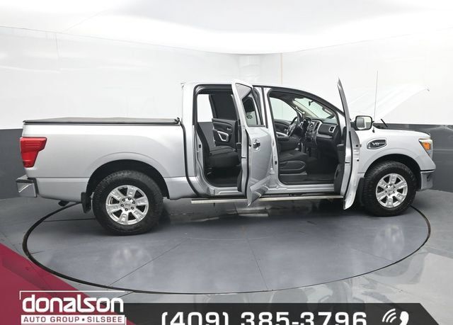Used 2017 Nissan Titan SV AWD/4WD image 20