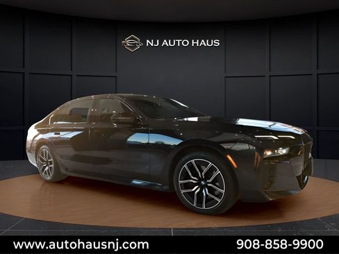 Used 2023 BMW 740i w/ Parking Assistance Package RWD image 1