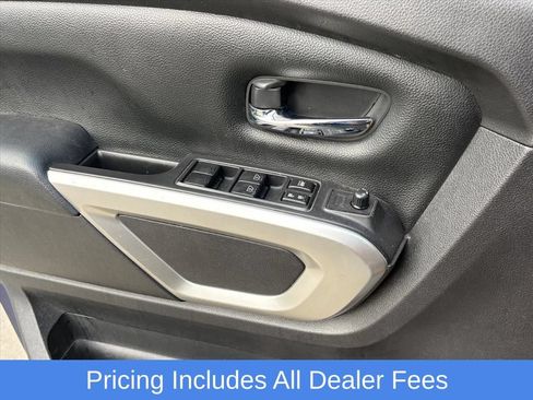Used 2021 Nissan Titan SV AWD/4WD image 13