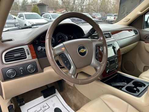 Used 2011 Chevrolet Suburban LT image 11