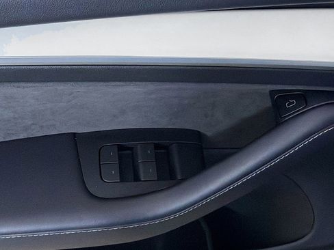 Used 2023 Tesla Model 3 Standard Range image 29