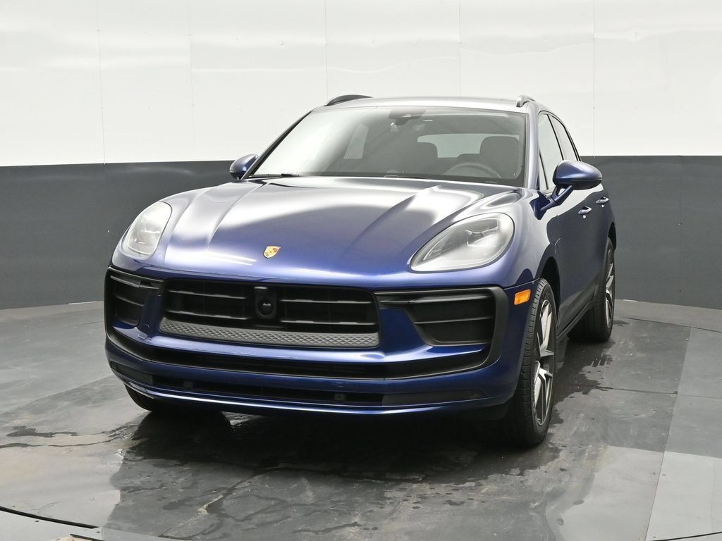Certified 2026 Porsche Macan AWD/4WD image 12