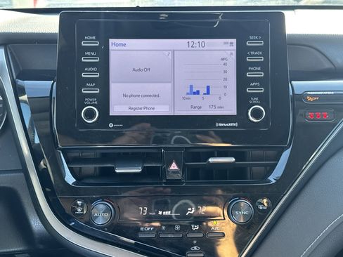 Used 2022 Toyota Camry SE image 18