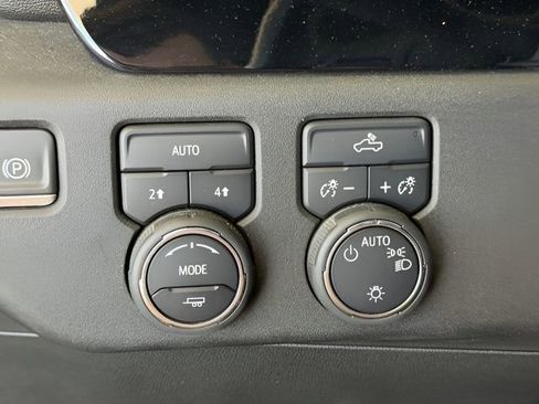 Used 2024 Chevrolet Silverado 1500 LT w/ Protection Package AWD/4WD image 24