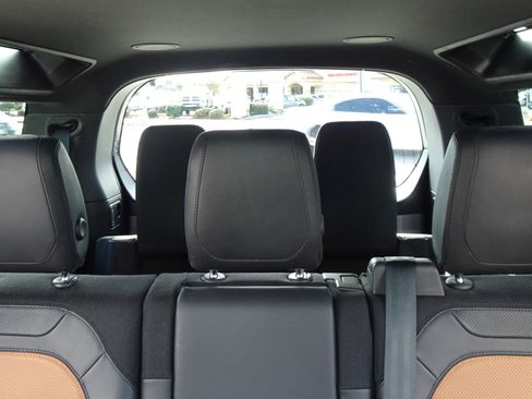 Used 2023 Land Rover Defender 110 X image 16