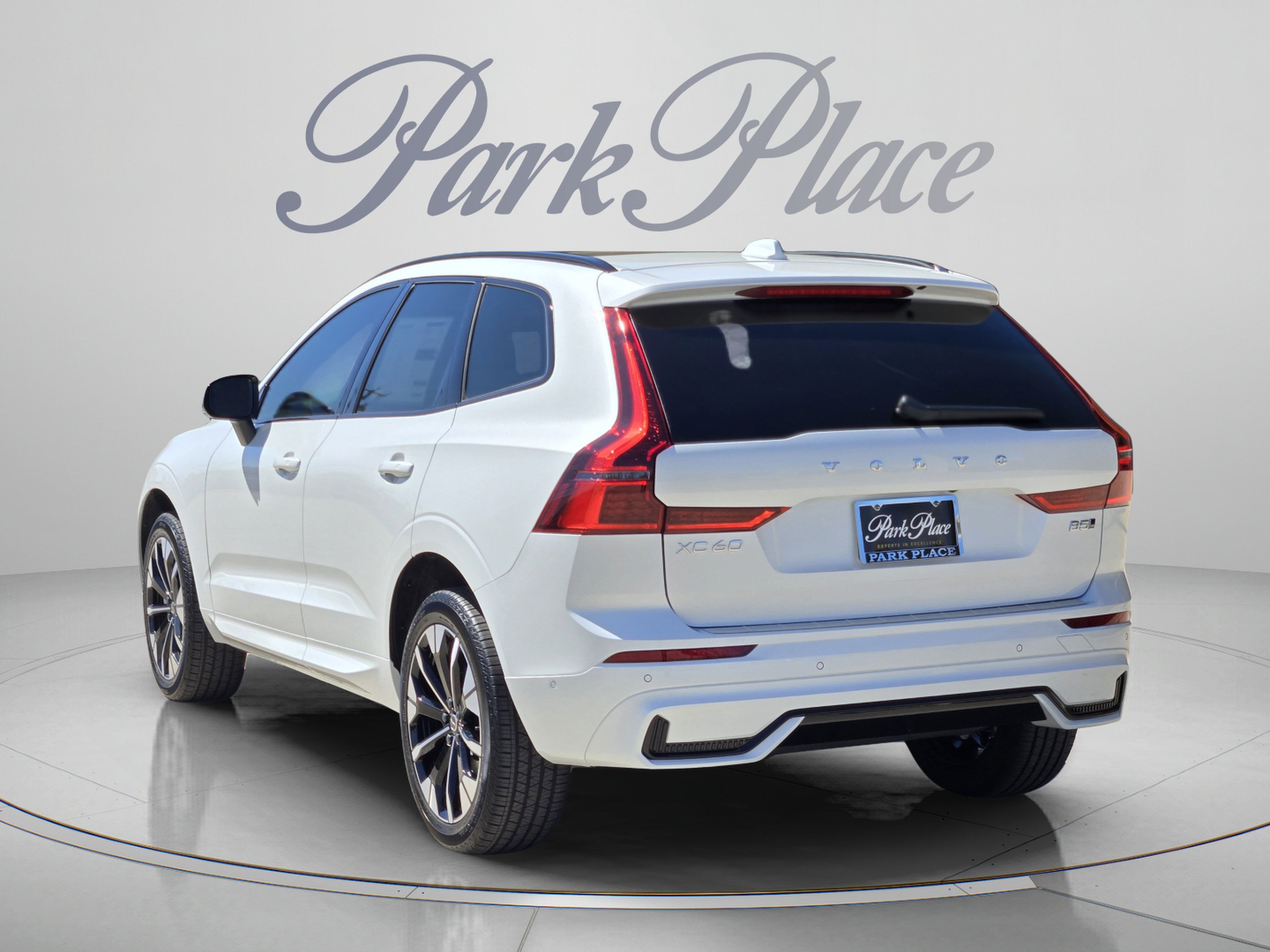 Used 2026 Volvo XC60 B5 Plus w/ Protection Package Premier AWD/4WD image 3