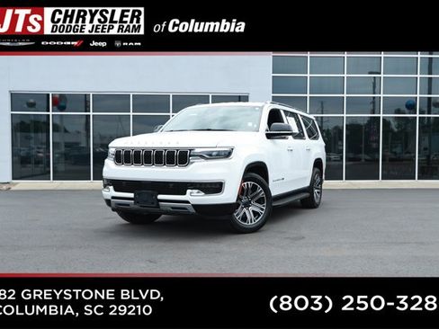 Certified 2024 Jeep Wagoneer L Series II w/ Flexible Seating Group RWD image 1