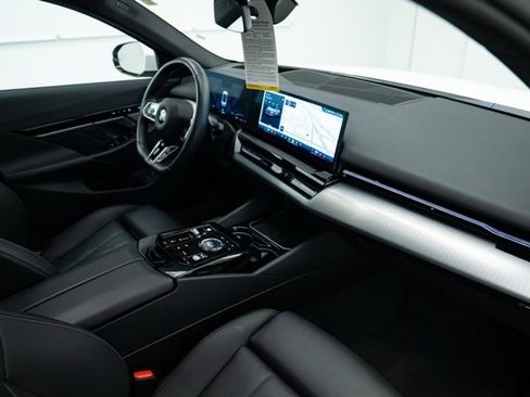 Used 2026 BMW 530i xDrive image 15