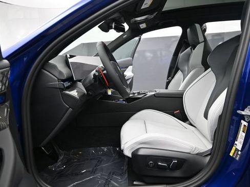 New 2027 BMW M5 Touring AWD/4WD image 17