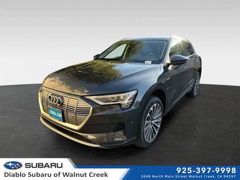 Used 2019 Audi e-tron Prestige w/ Prestige Package image 1