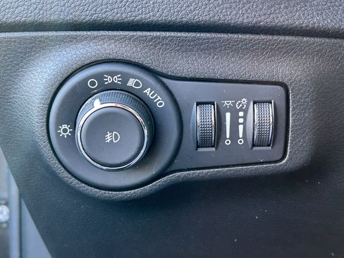 Used 2020 Jeep Compass Latitude AWD/4WD image 24
