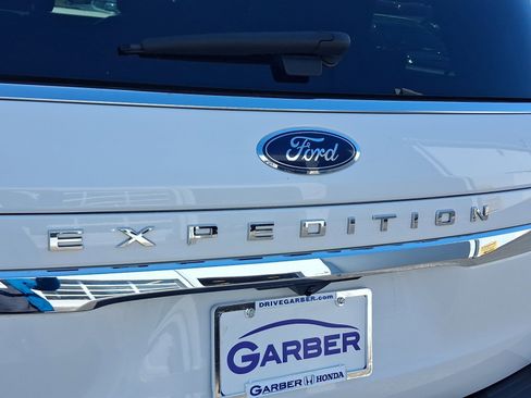 Used 2023 Ford Expedition Limited AWD/4WD image 24
