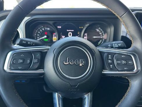 Used 2024 Jeep Wrangler Unlimited Sahara AWD/4WD image 26