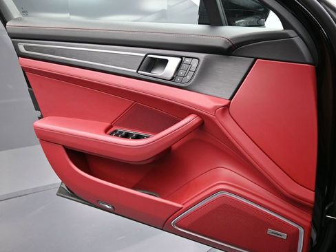Used 2023 Porsche Panamera Platinum Edition image 22