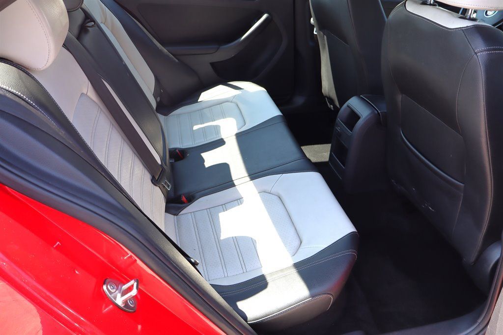 Used 2016 Volkswagen Jetta Sport FWD image 21